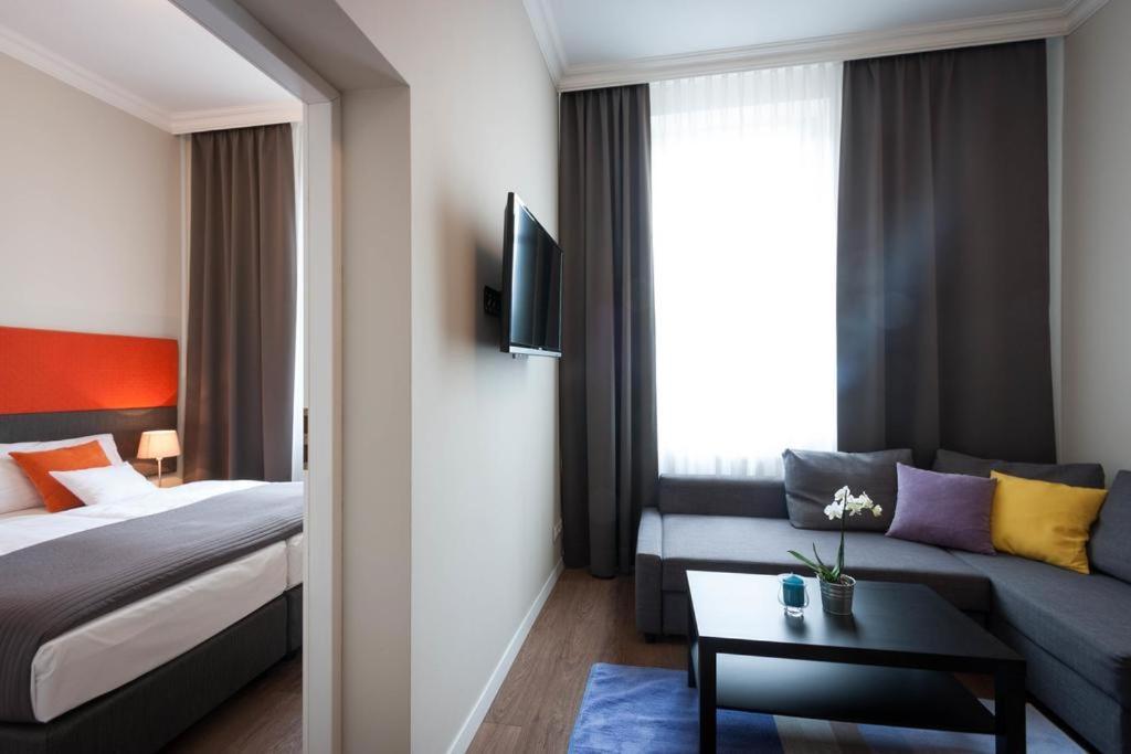 Hotel Kolodziej Katowice Siemianowice เชียเมโนวิเซ สลอสเก ภายนอก รูปภาพ